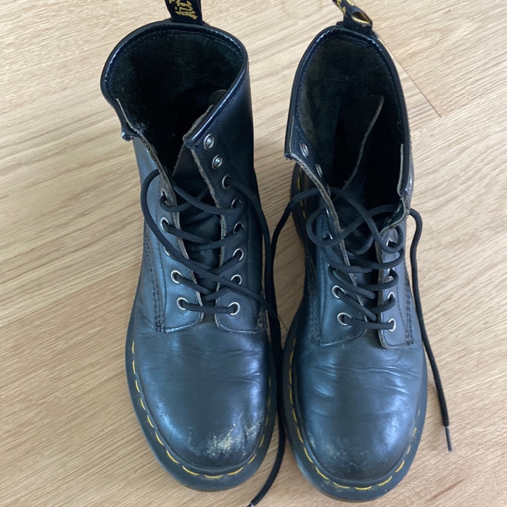 Dr martens , size USA 8 , black boots